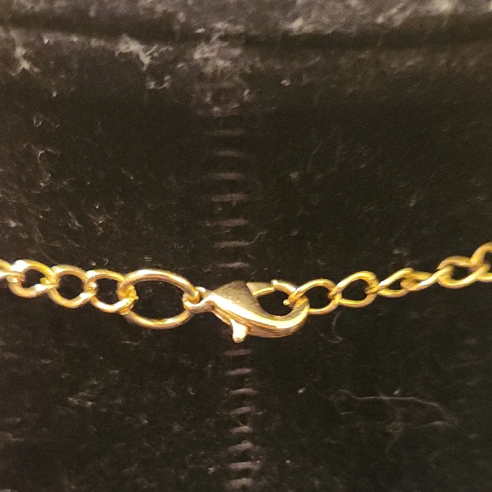 Elegant Black and Gold Necklace With Earrings‎